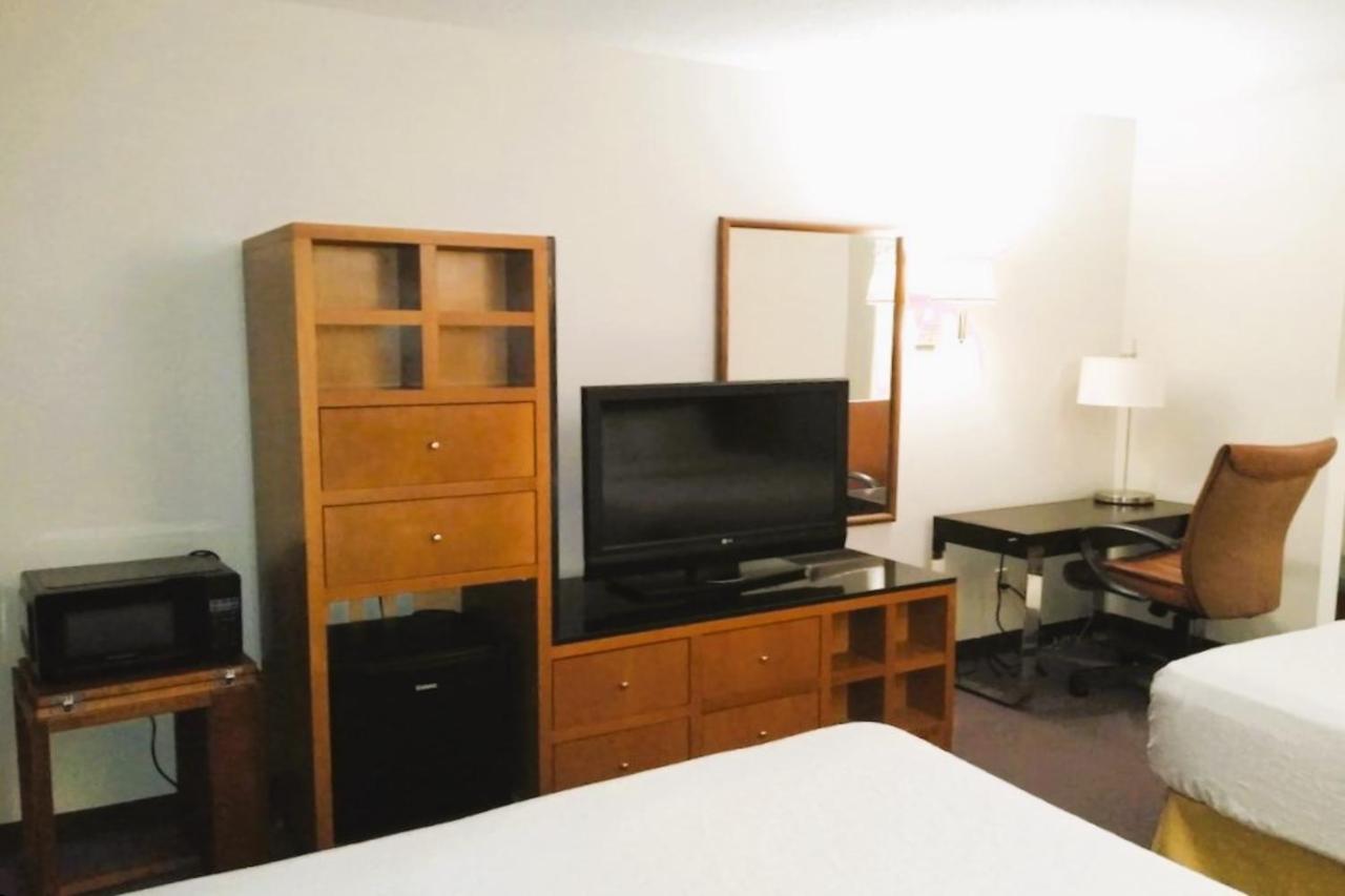 Oyo Hotel Mcintyre Ga, Us 441 Екстериор снимка